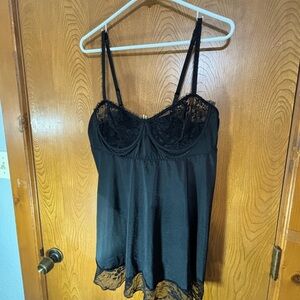 Elegant Black Lace Chemise